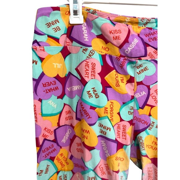 LuLaRoe Valentine Conversation Heart Print Leggings One Size Tall Curvy - Picture 4 of 10